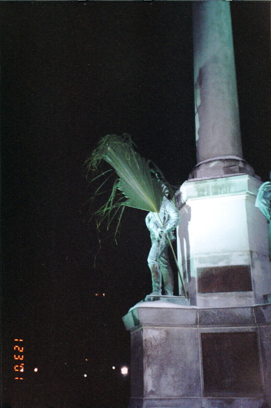 Late-Night in Athens, King of Bizarre